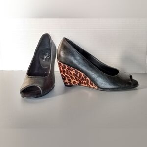 Aerosoles Womens black Leather Peep Toe Leopard Wedge Heels